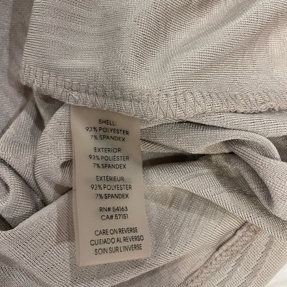 Calvin Klein Leaf design XL sleeveless top. - Picture 9 of 10